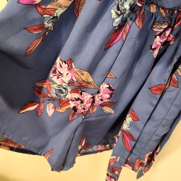 One Clothing Floral Blue Short Romper Size S - Picture 5 of 10